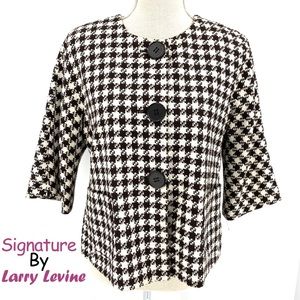 Signature by Larry Levine Black and white